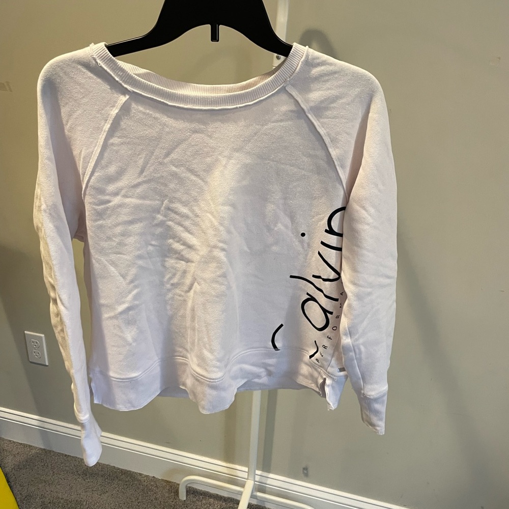 Calvin Klein white crewneck. Size- L. Lightly worn.